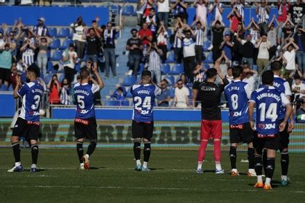 Alavés players celebrating a goal at Estadio de Mendizorroza.
