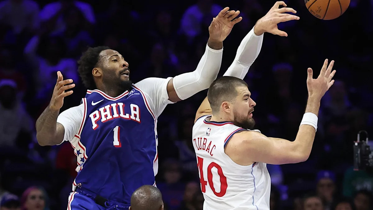 Drummond celebrates with his teammates after a dominant performance against the Clippers.