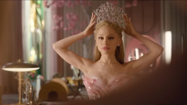 Ariana Grande Attacked at Wicked Premiere