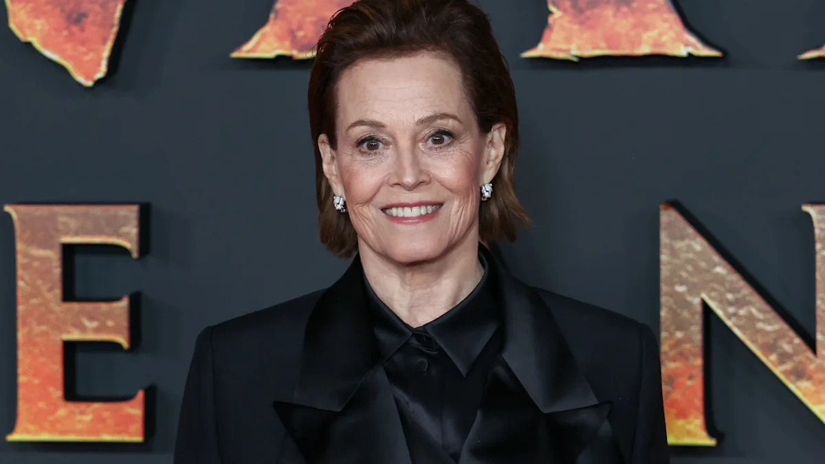 Avatar's Kissing Scene: How Filmmakers Handled Age Gap Concerns