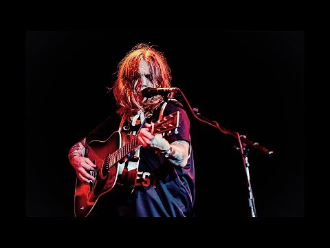Billy Strings interacts with fans during his immersive 'Meet Me At The Creek' performance in Albany.