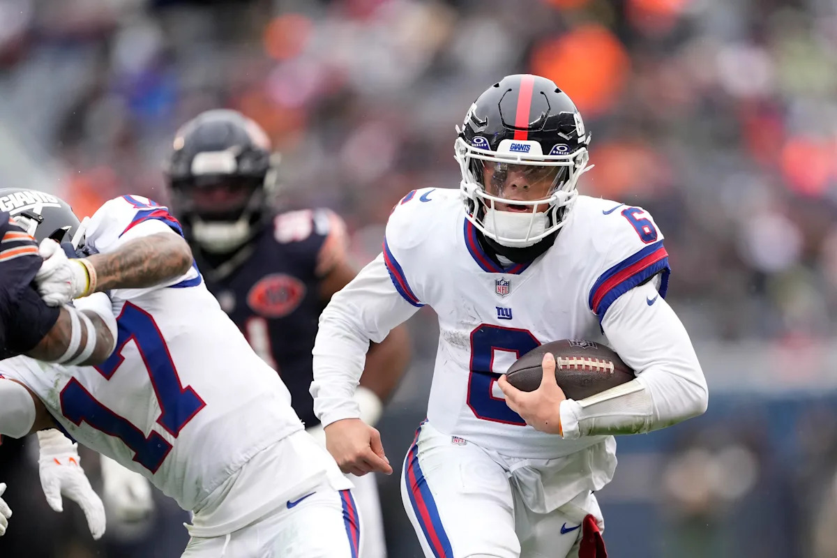 Rookie quarterback Jaxson Dart's health has become a central issue in the Giants' season.