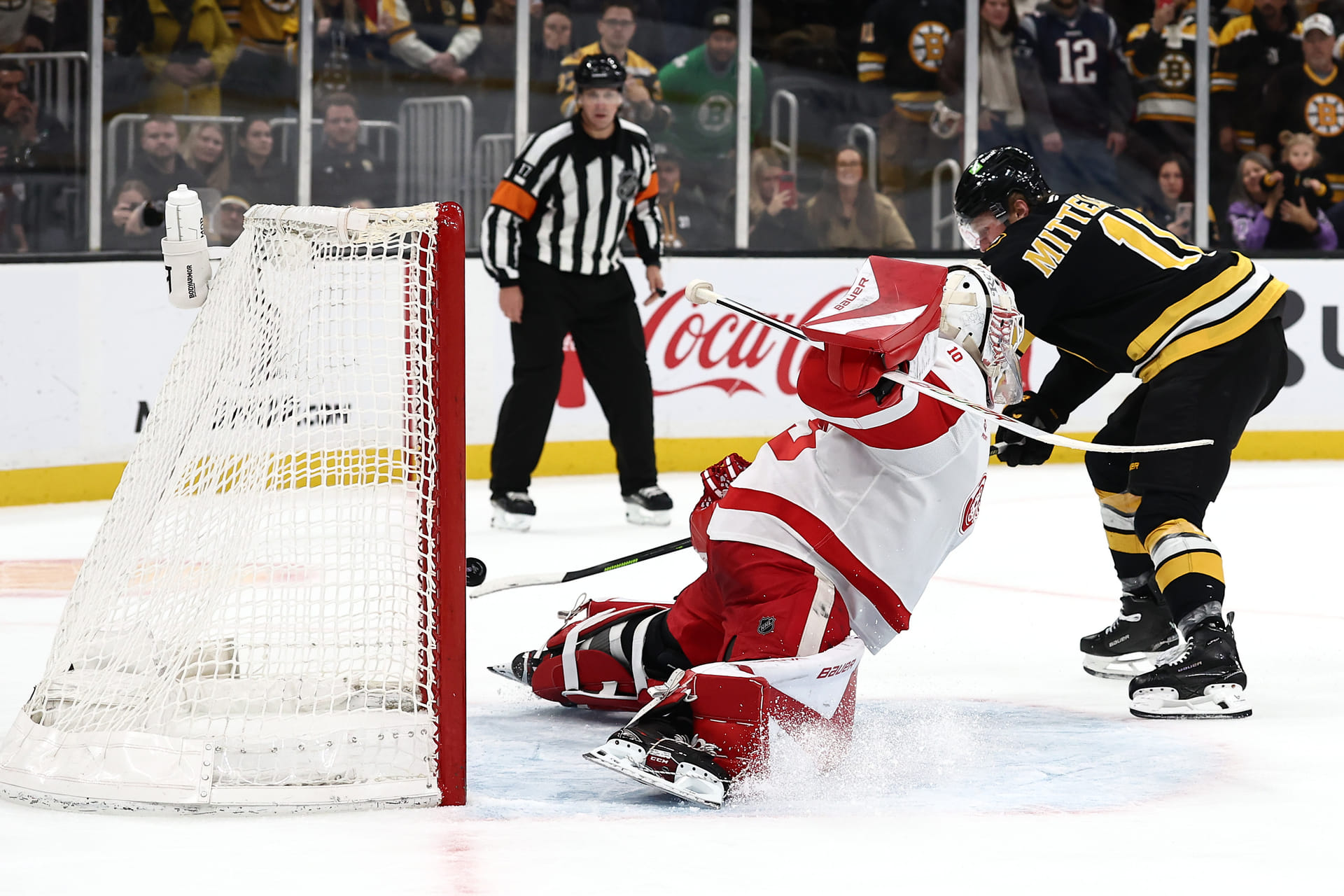 Bruins vs Red Wings: Physical Rematch at Little Caesars Arena
