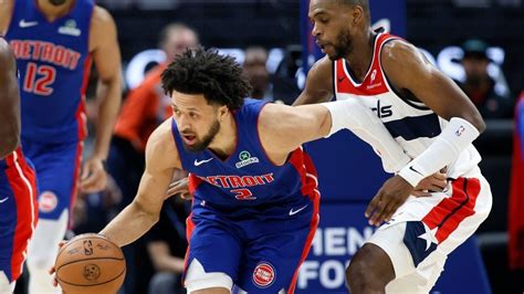 Cunningham suffers hard fall against Wizards on November 10, leading to his hip injury