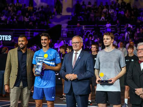 The Metz Open trophy that Norrie is aiming to win.