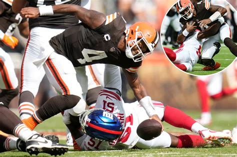 Christian Watson in action against the New York Giants defense.