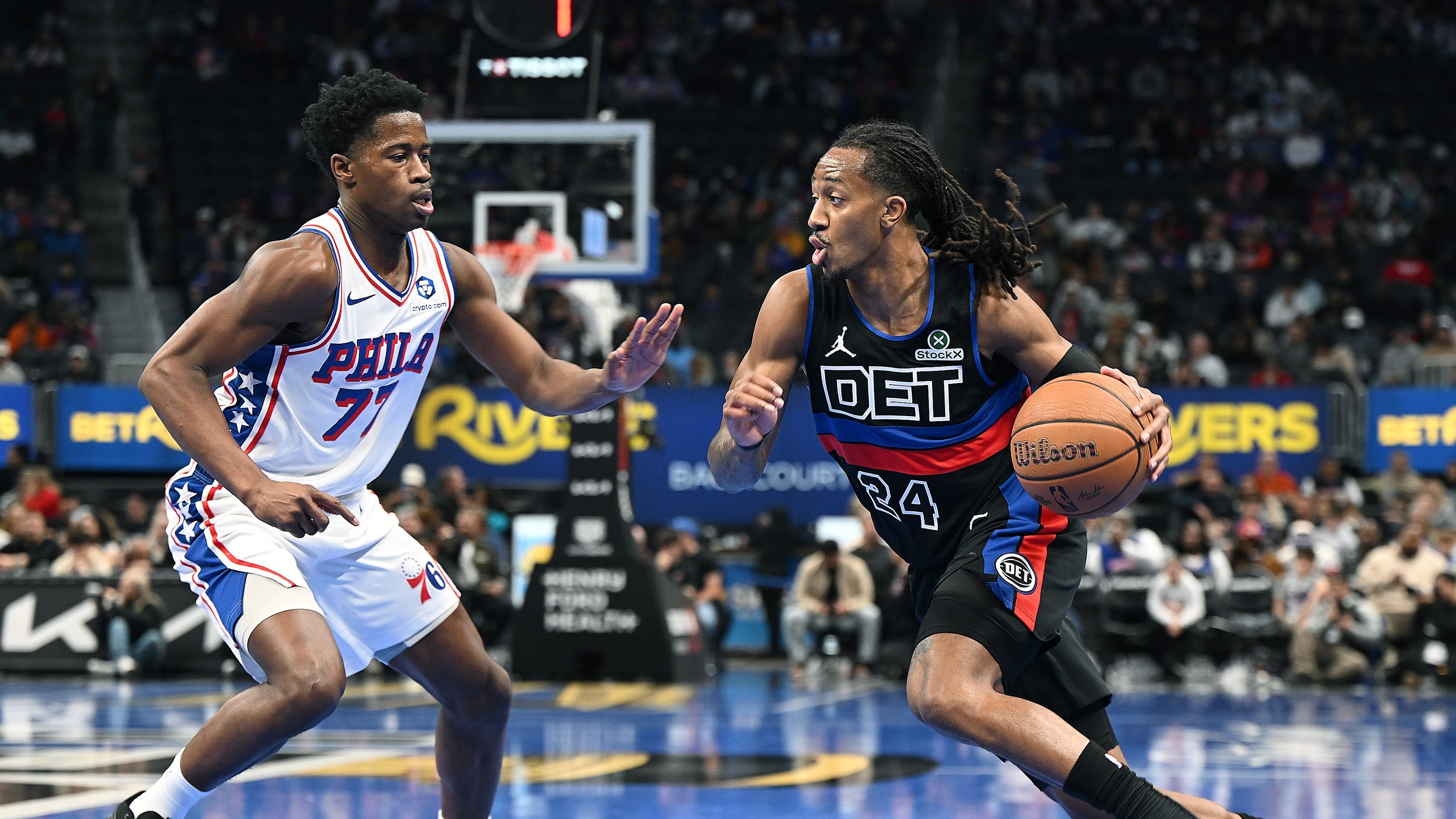 Jenkins and fellow Dallas native Tyrese Maxey in a competitive matchup.