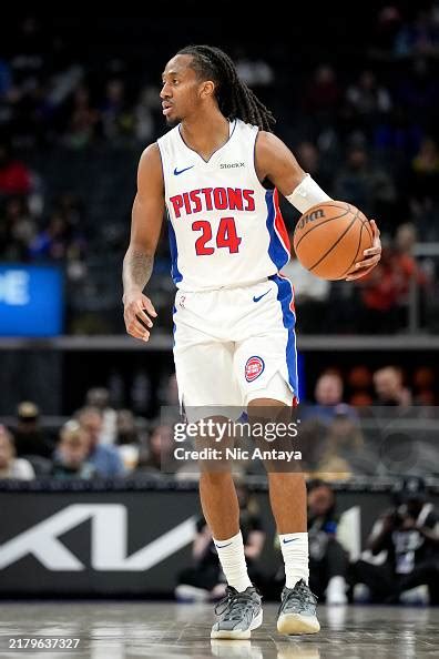 Jenkins applies full-court pressure, showcasing his defensive prowess.