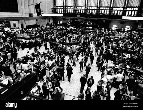 Dow Jones Today: Market Holds Steady in Santa Claus Rally