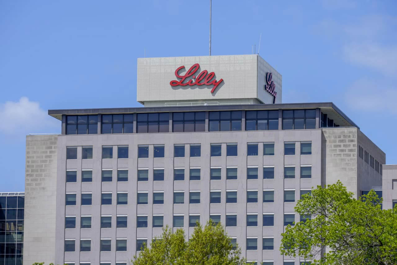 Eli Lilly Makes History as First $1T Pharma Stock