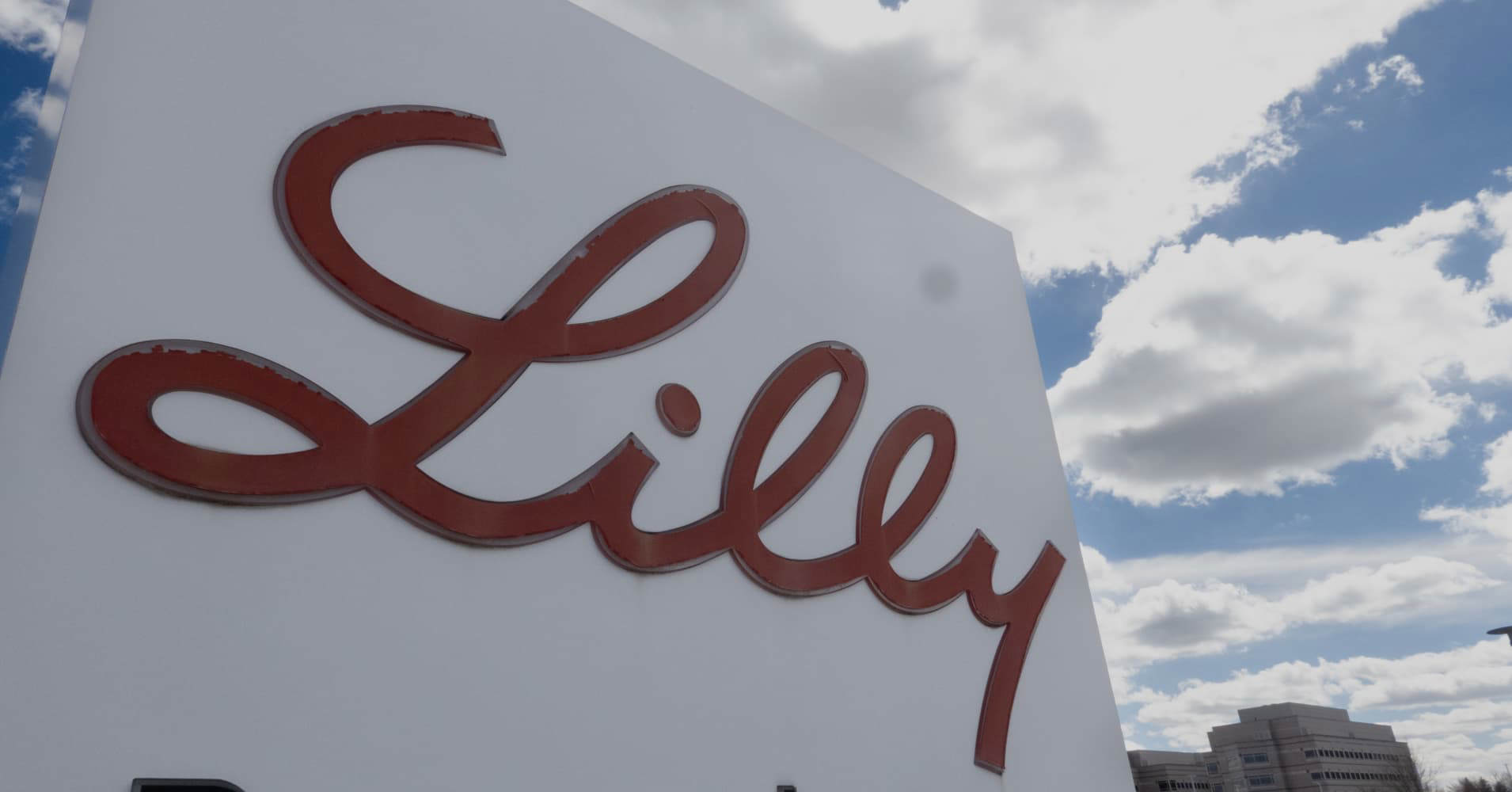 Eli Lilly Stock: First Pharma to Hit $1T Milestone