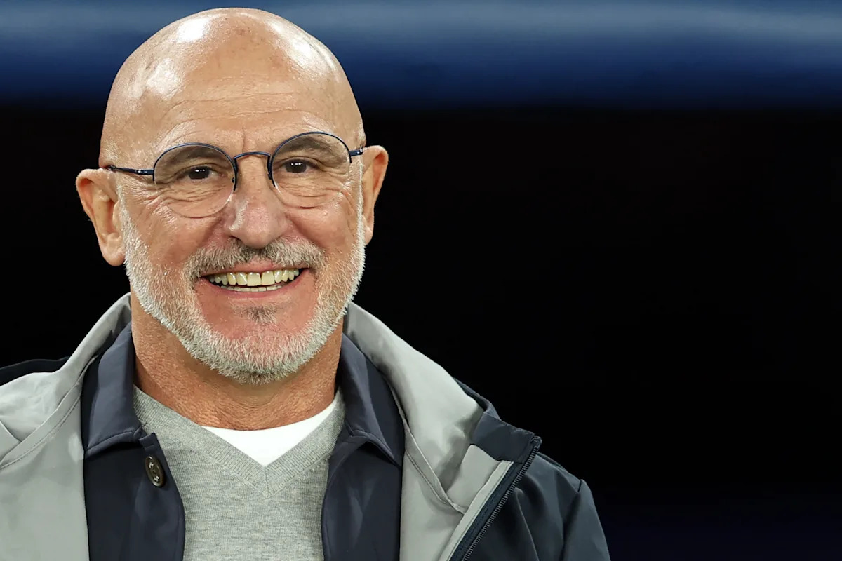 El seleccionador español Luis de la Fuente y Fabián Ruiz en un entrenamiento.