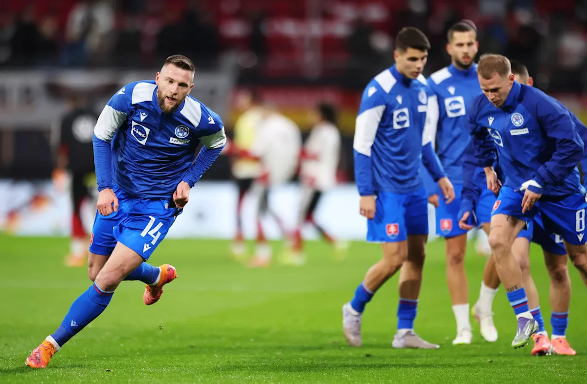 Manager Julian Nagelsmann reacts during the match