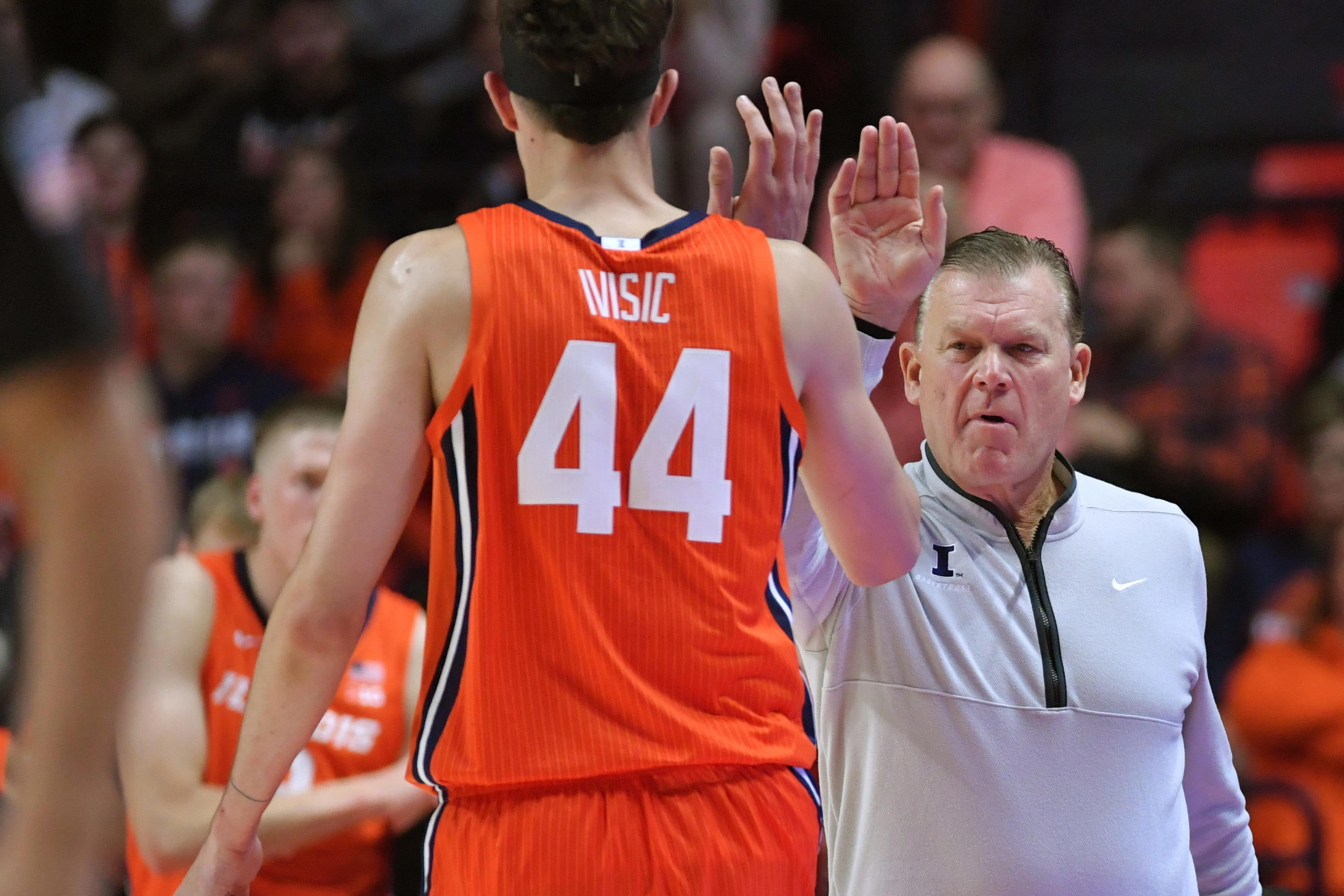 Illinois vs UConn: Black Friday Showdown at MSG