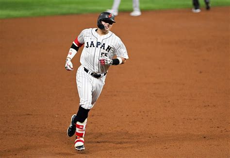 MLB executives have been closely scouting Murakami's performance in Japan