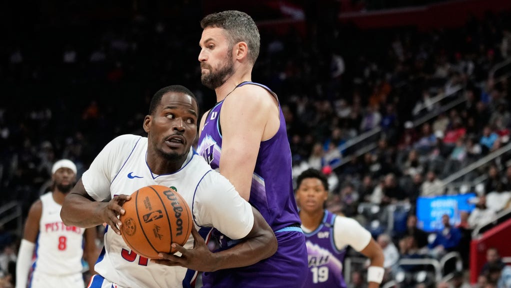 Green playing in the NBA Mexico Game with the Pistons.