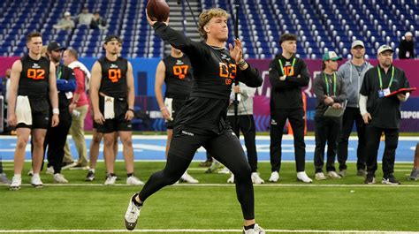 Dart celebrates after scoring a rushing touchdown against the Texans in Week 10.