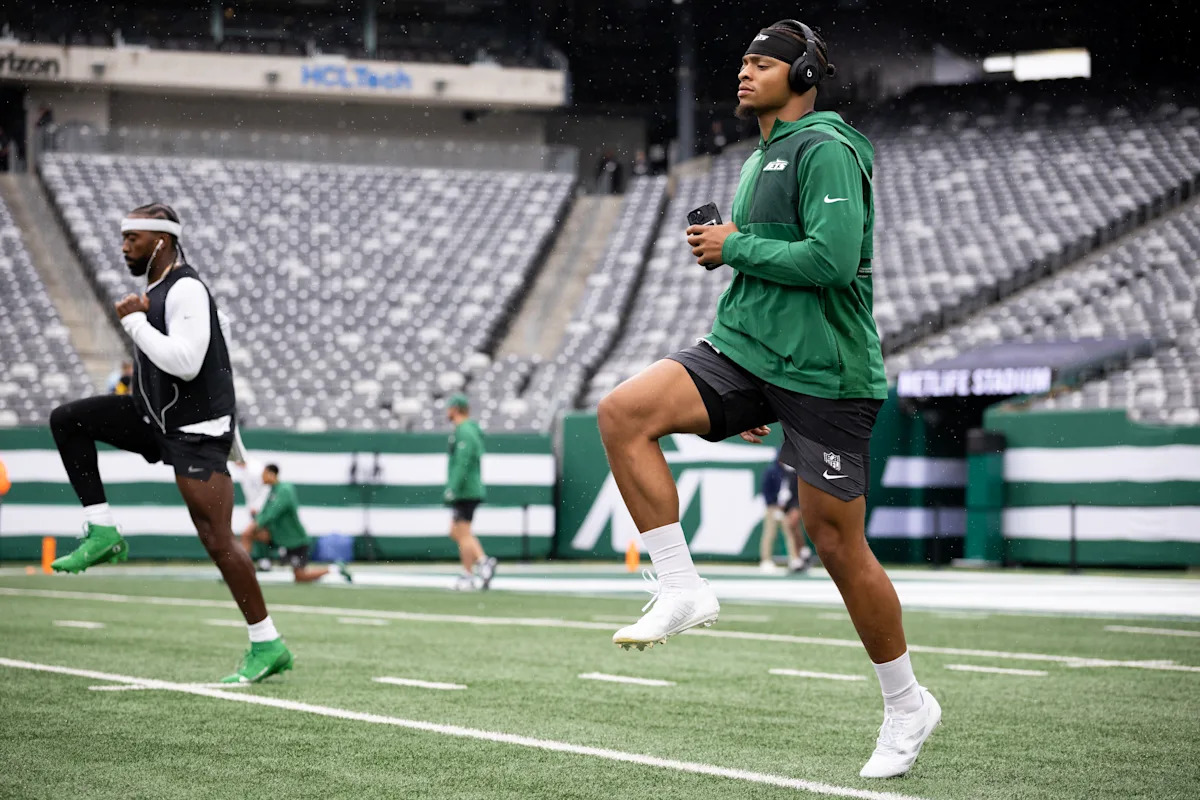 Jets Start Fields vs Browns After QB's Stellar Win