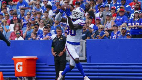 Tyrell Shavers makes a crucial reception during the Bills' victory over the Buccaneers.