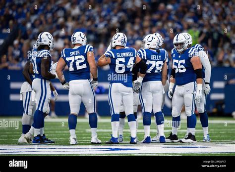 Colts offensive huddle showing conservative play-calling approach