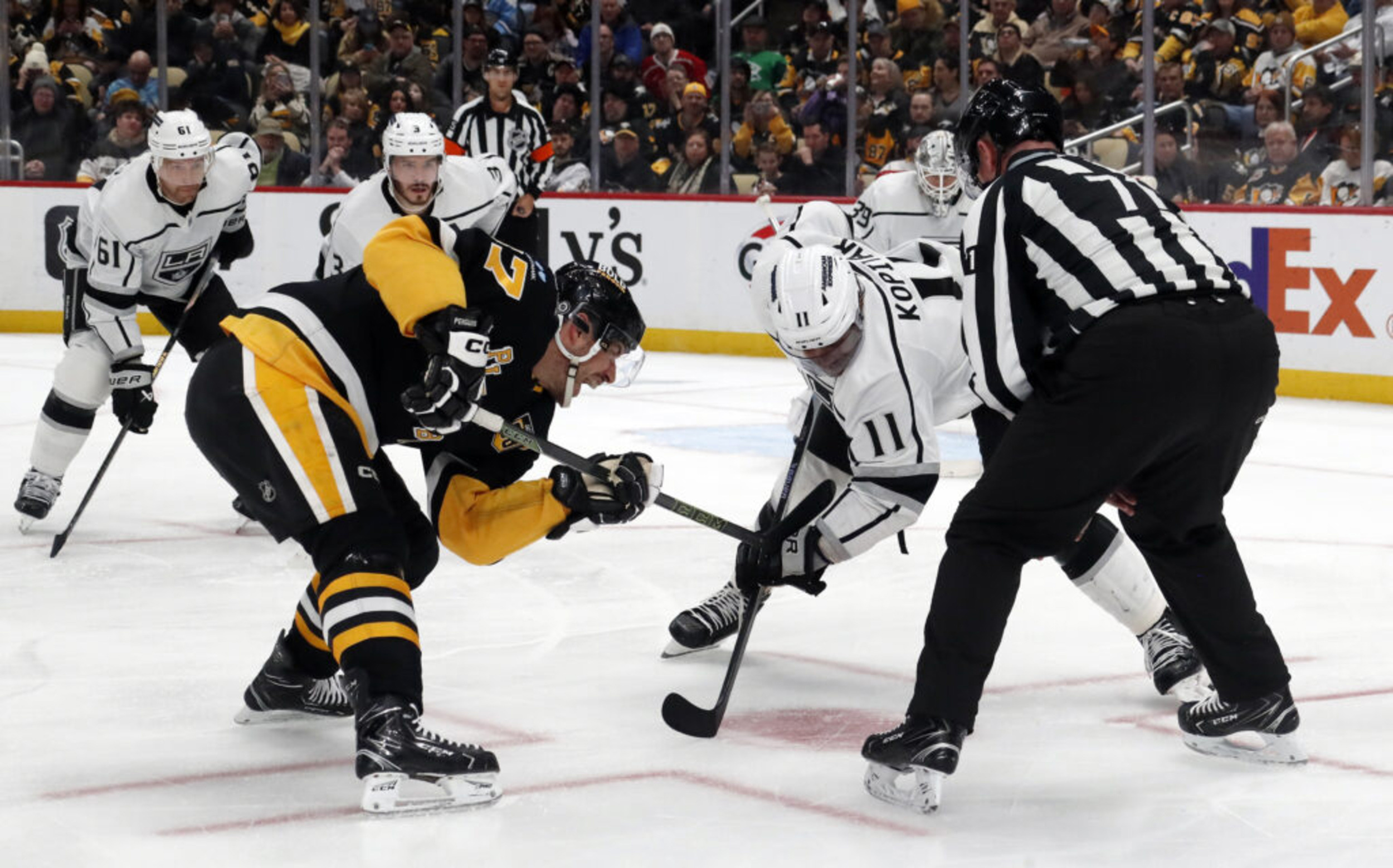 Kings vs Penguins: Clash of NHL Titans