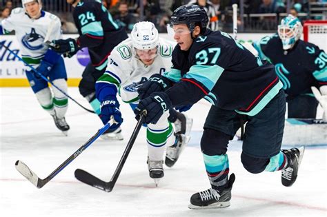 Seattle Kraken penalty kill unit defending against Chicago Blackhawks power play