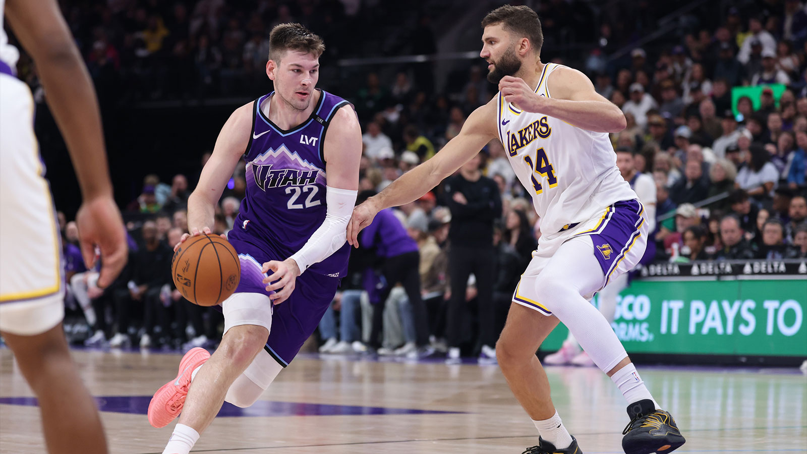 Maxi Kleber dunks for the Lakers during a crucial moment in the fourth quarter against the Jazz.