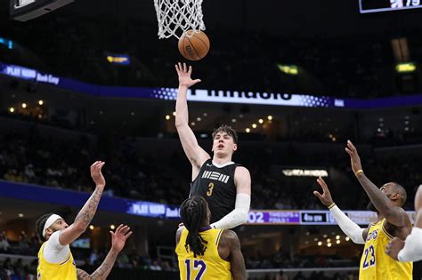 LaRavia in the starting lineup during his one start against the Milwaukee Bucks.