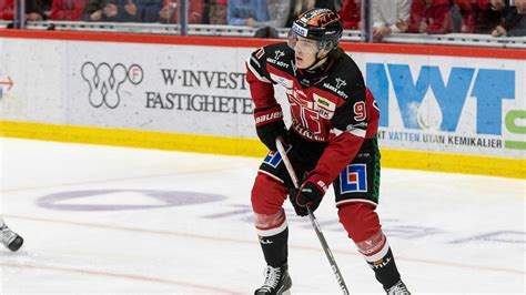 Carlsson dominates during his time with Linköping HC in Sweden's top hockey league.