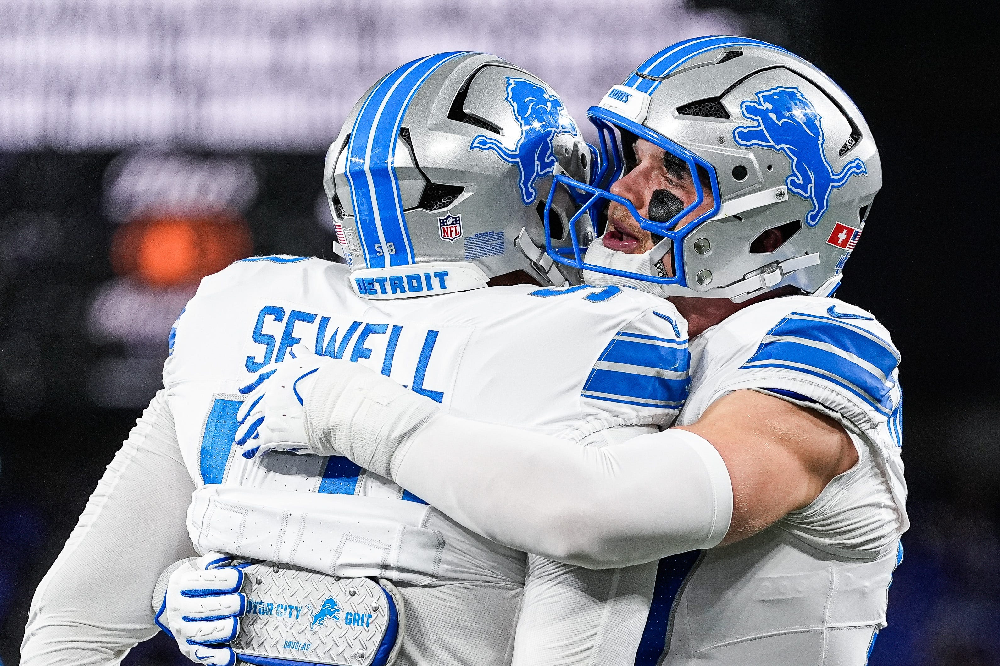 Catch the Lions vs Commanders on Fox at 4:25 p.m. ET, with streaming options on Fox One and Fubo.