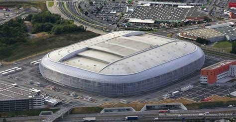 The electric atmosphere during a Lille home match