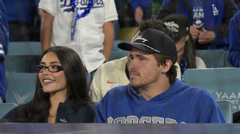 Madison Beer shows support for Justin Herbert's college team, the Oregon Ducks.