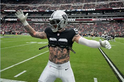 Crosby during his rookie season with the Raiders after being drafted in 2019.