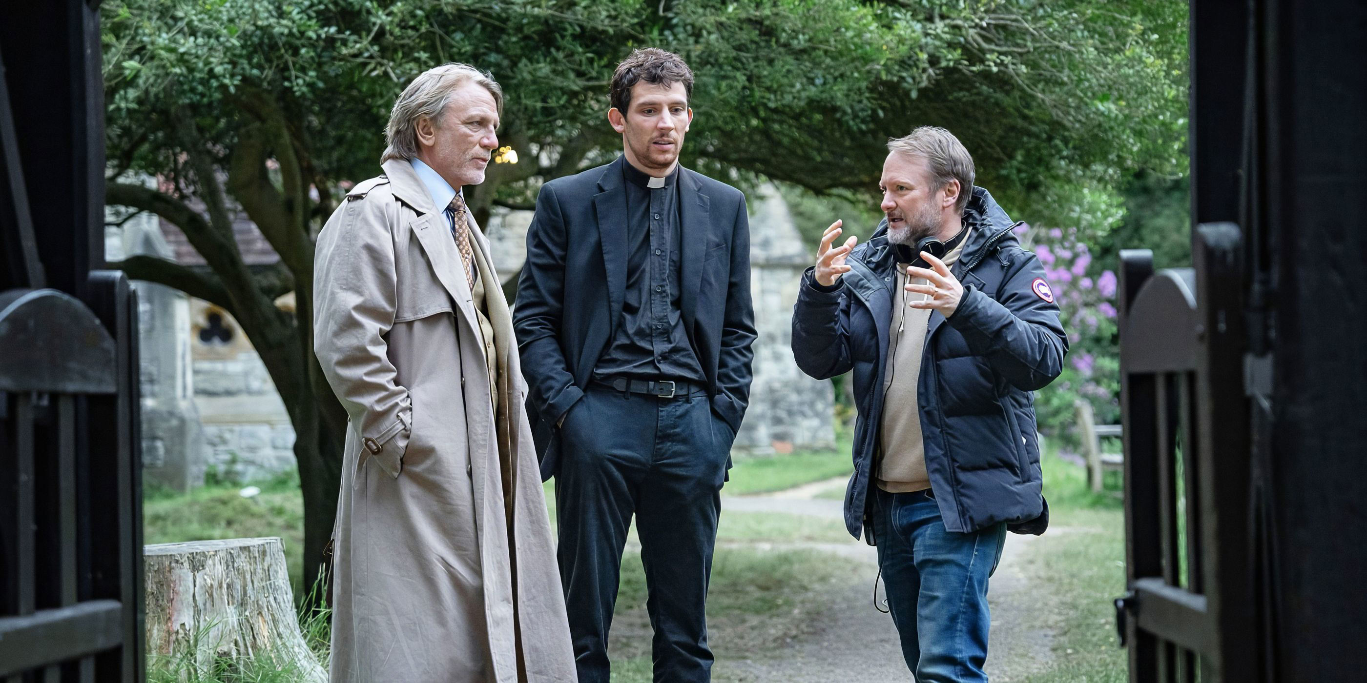 Daniel Craig returns as the iconic detective Benoît Blanc in the latest installment.