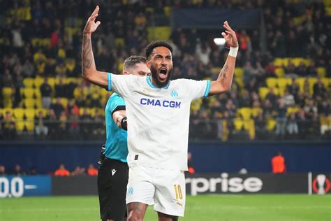 Pierre-Emerick Aubameyang celebrates after scoring the opening goal for OM.