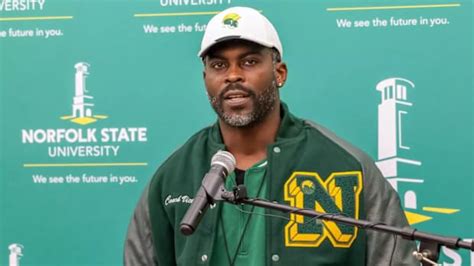 NFL legend Mike Vick on the sidelines during his first season as Norfolk State head coach.