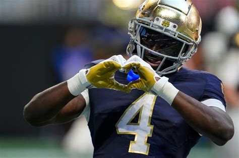 Notre Dame Shatters Records in 70-7 Rout of Syracuse