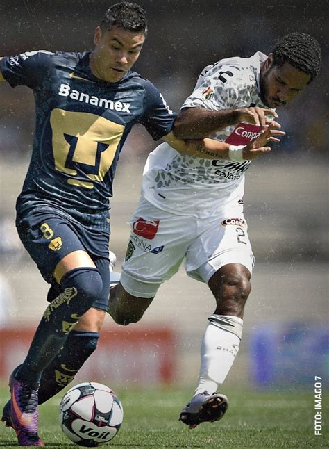 Pablo Barrera in action for Pumas UNAM before his move to Europe.