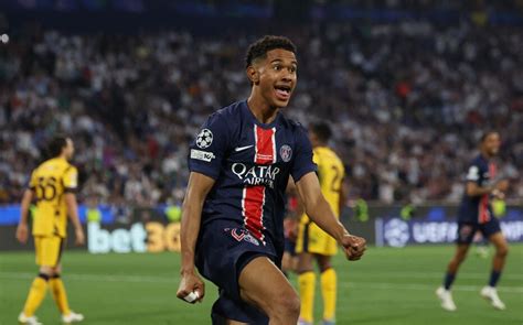 PSG Rennes 2-0: Mayulu, Kvaratskhelia Shine