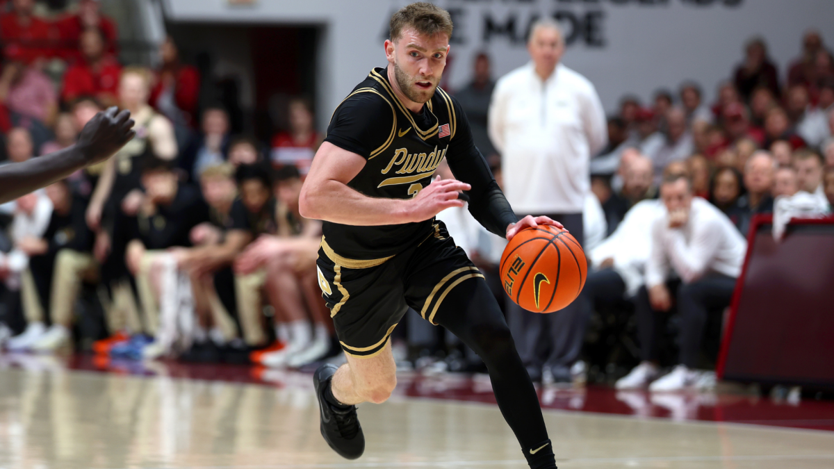 The updated AP Top 25 poll showing Purdue at No. 1 and Houston at No. 2