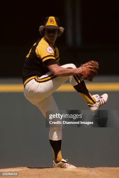 Jones pitching during his dominant 1976 Cy Young season.