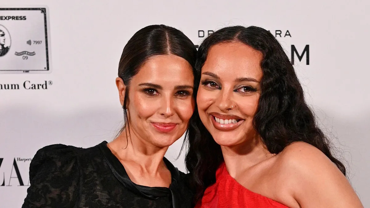 Reese Witherspoon accepts her Cultural Icon award with a heartfelt speech about her career and production company.