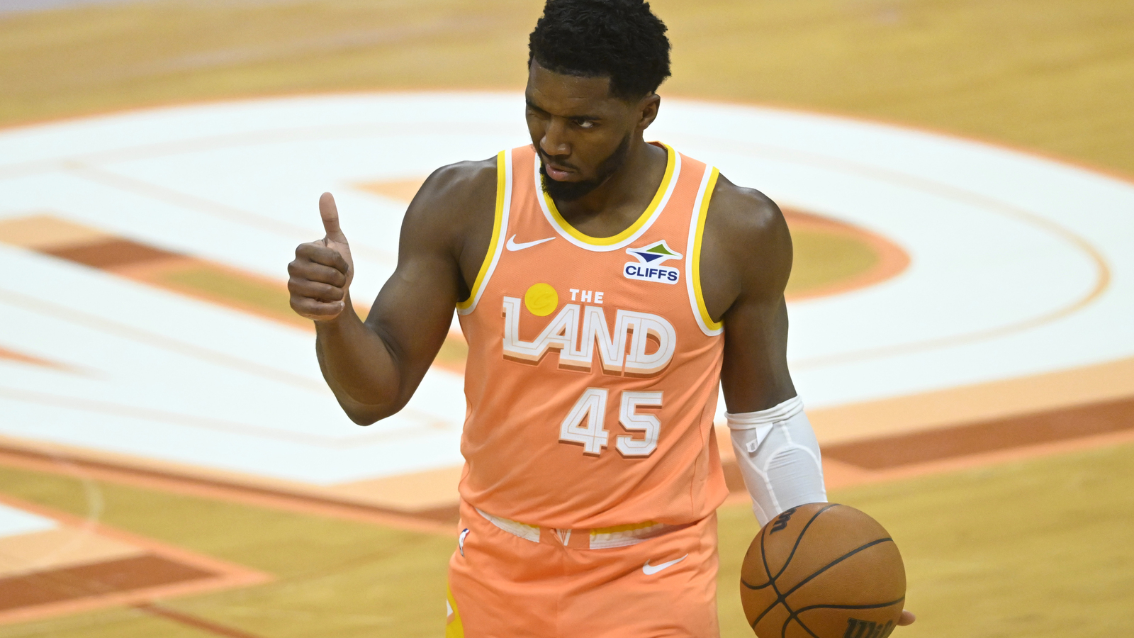 Donovan Mitchell and Kevin Durant go head-to-head in a previous matchup.