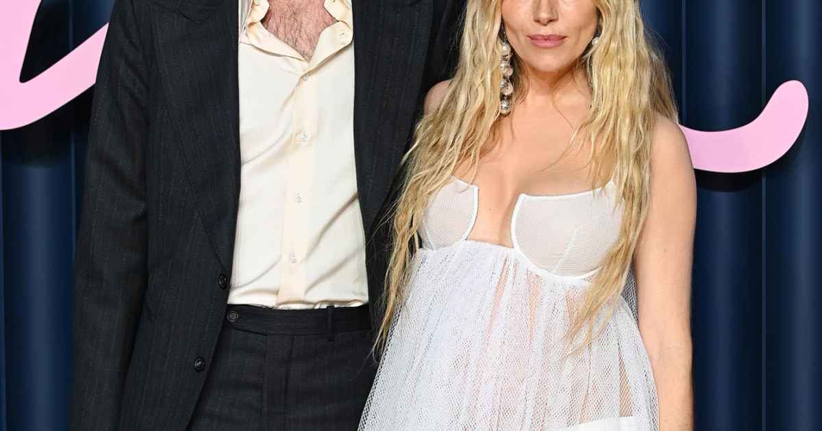 Sienna Miller Pregnant With Baby No. 3 at 43