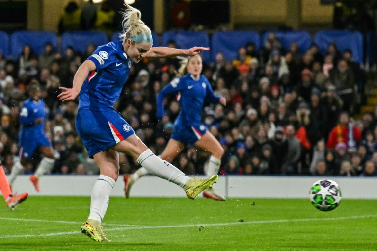 Carpenter's stunning strike gave Chelsea an early lead in the Champions League clash.