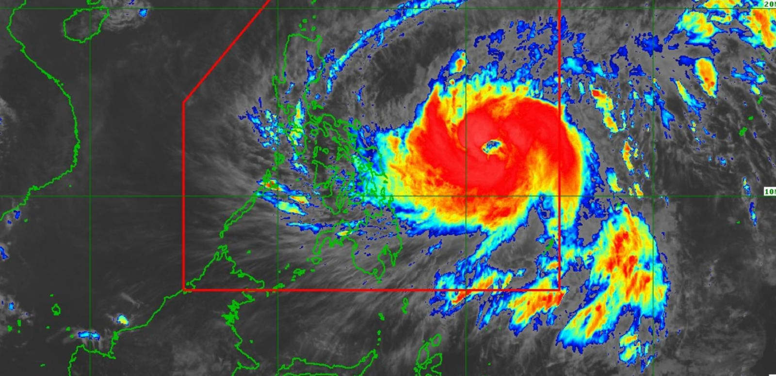 Super Typhoon Uwan Devastates Philippines After Kalmaegi Tragedy