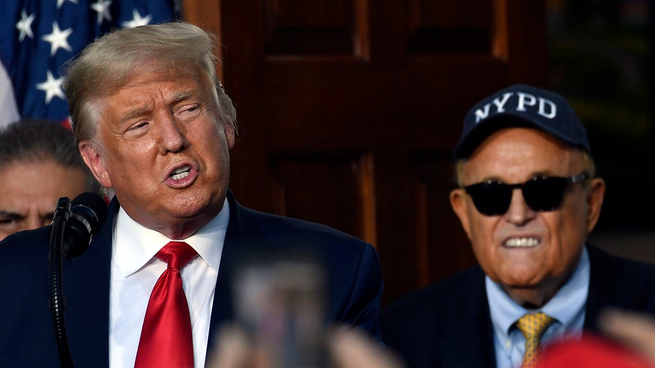 Trump Pardons Giuliani in 2020 Election Case