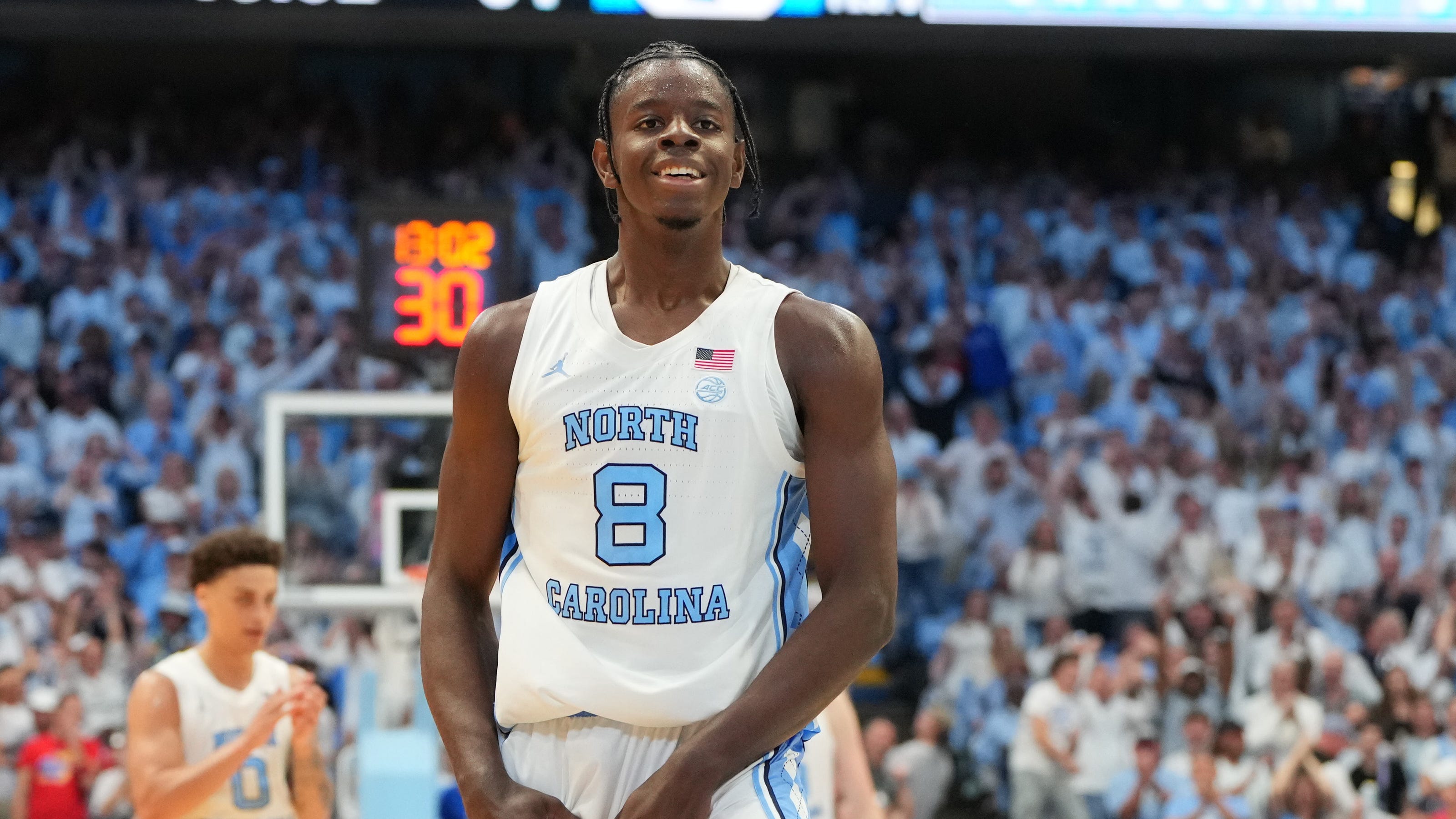Caleb Wilson dunks during UNC's season-opener against Central Arkansas