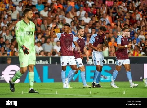Diego López celebrates his crucial goal against Levante.